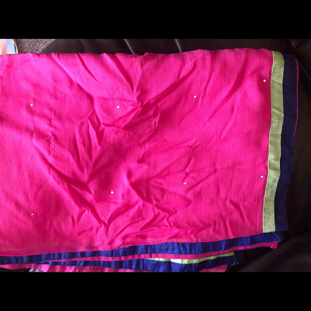 Dupatta ( scarf)